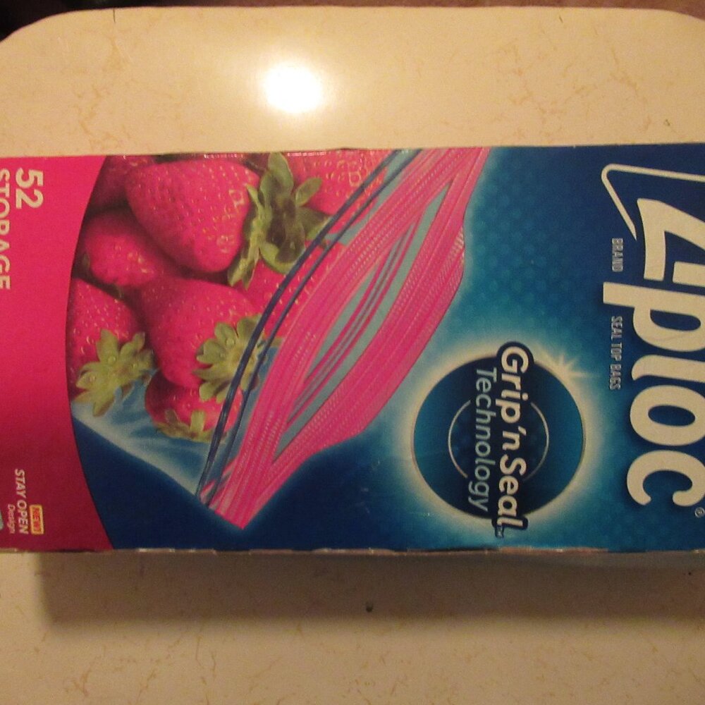 52 ZIPLOC storage gallon bags - Picture 3 of 3